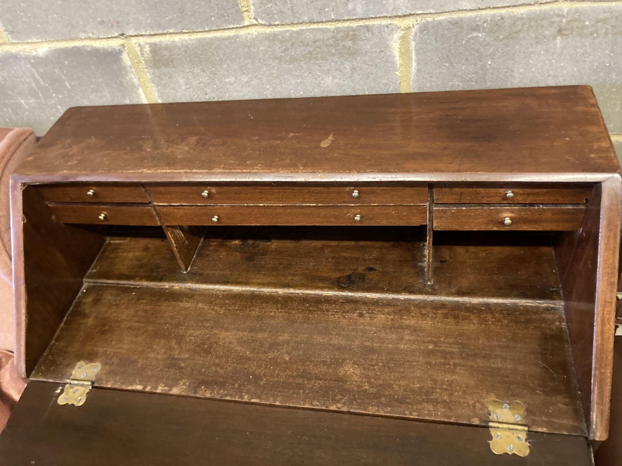 A George III mahogany bureau, width 91cm, depth 45cm, height 102cm